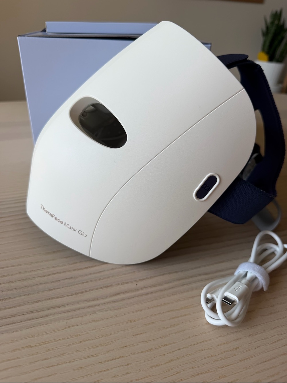 ✨ THERABODY TheraFace Mask Glo LED Light Therapy Device + Box ✨ - Picture 4 of 8